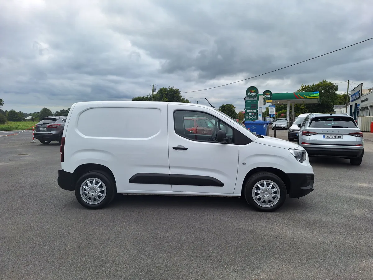 Opel Combo 1.5 Diesel 3 Seater *Immaculate/High S - Image 2
