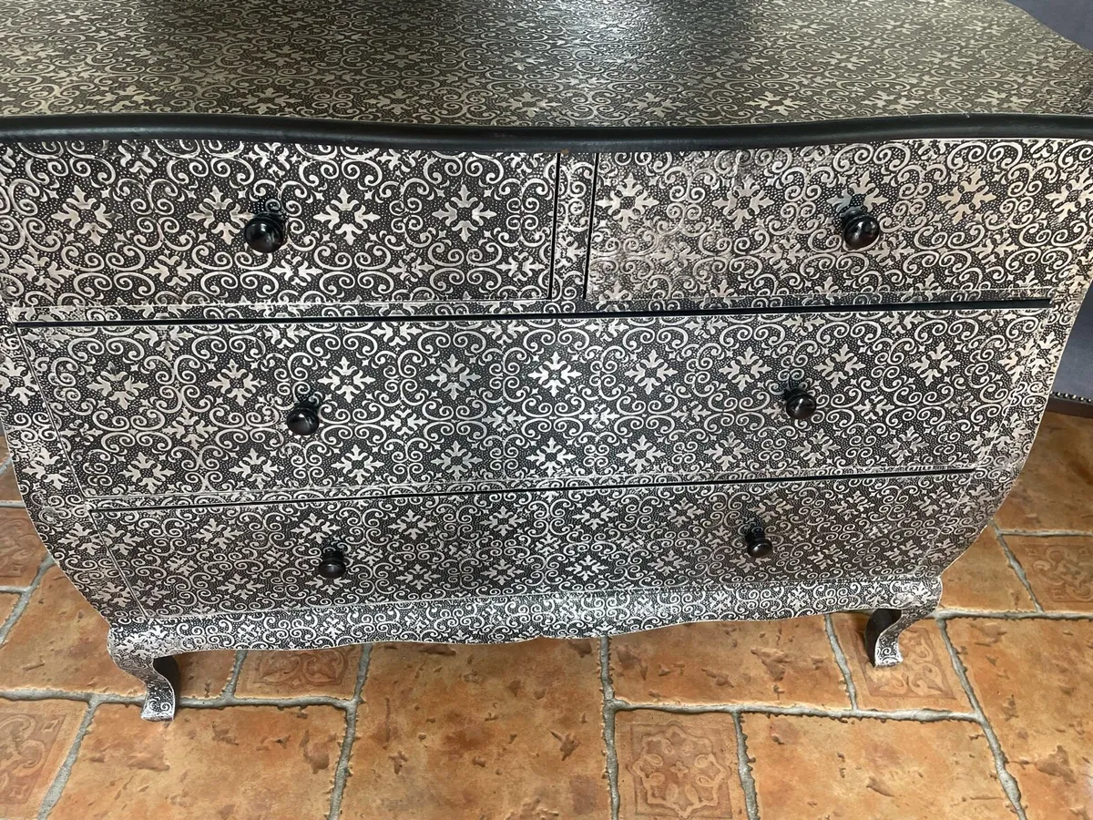 Fabulous chest of drawers - Image 1