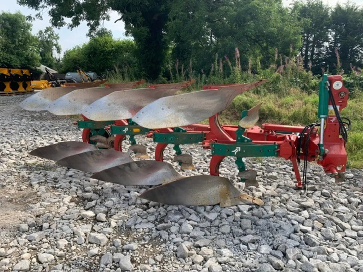 KVERNELAND 4F 150-S VARI WIDTH NO28 PLOUGH - Image 1