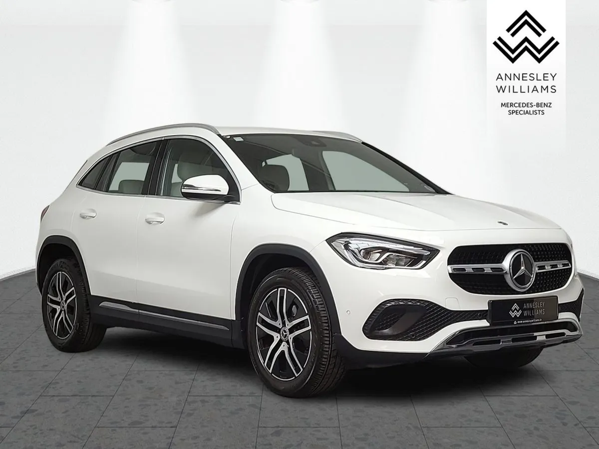 Mercedes-Benz GLA GLA 180 Auto Progressive - Image 1