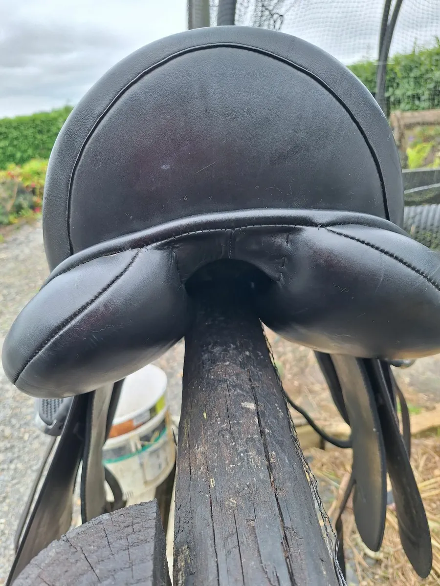Henri De rivel dressage saddle - Image 2