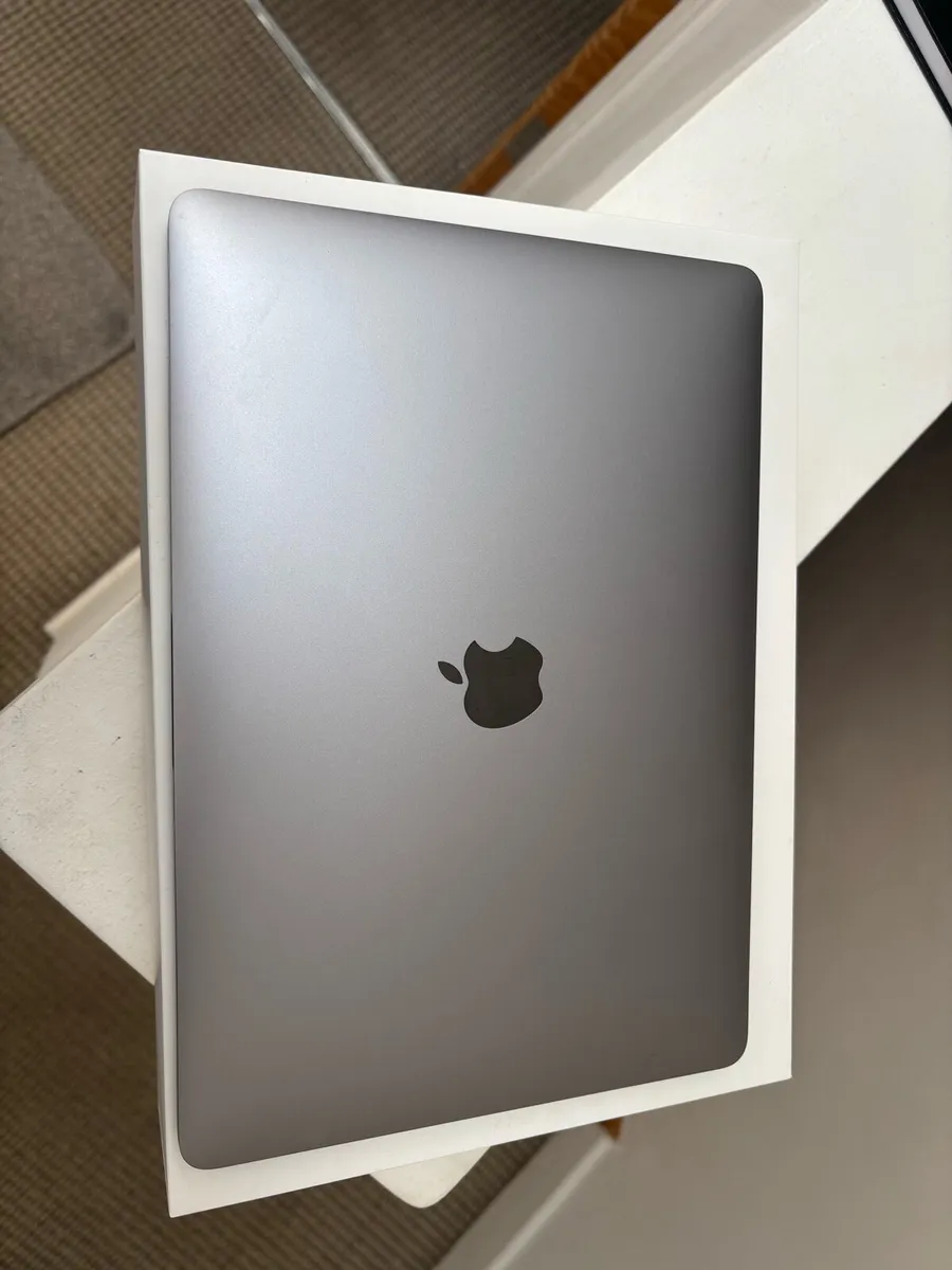 Mac Book Pro 2020 - Image 1