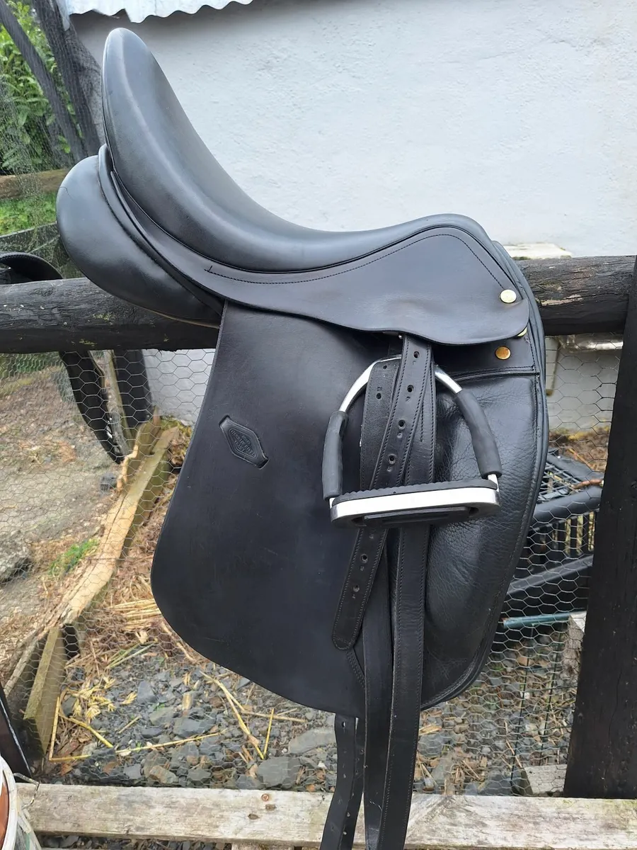 Henri De rivel dressage saddle - Image 1