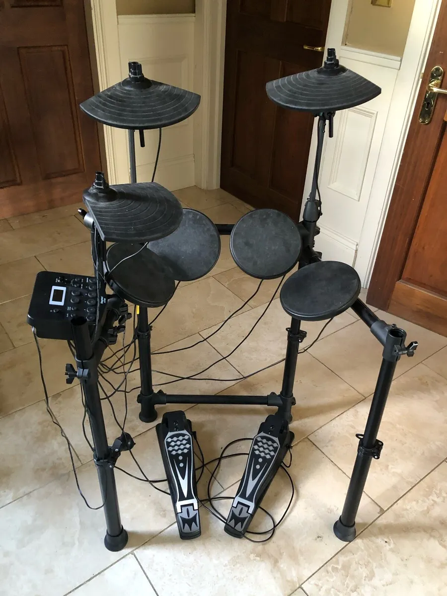 Electric drum kit - Image 1