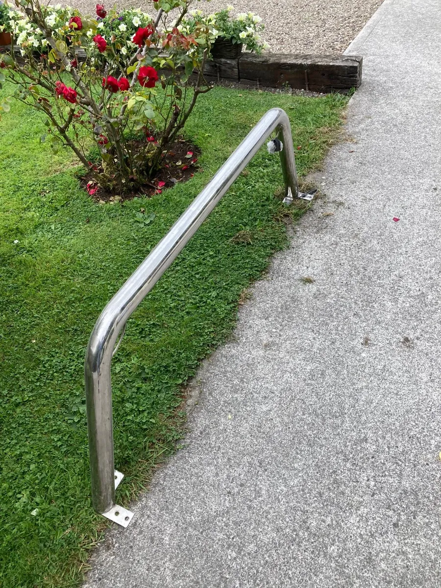 Roll bar