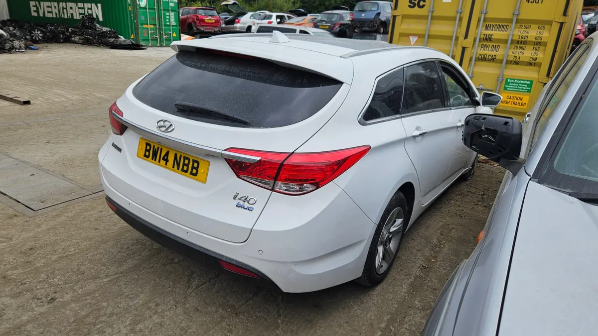 Breaking 2014 Hyundai i40 1.7 crdi - Image 3