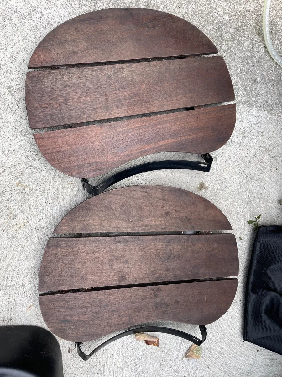 Green egg shelves