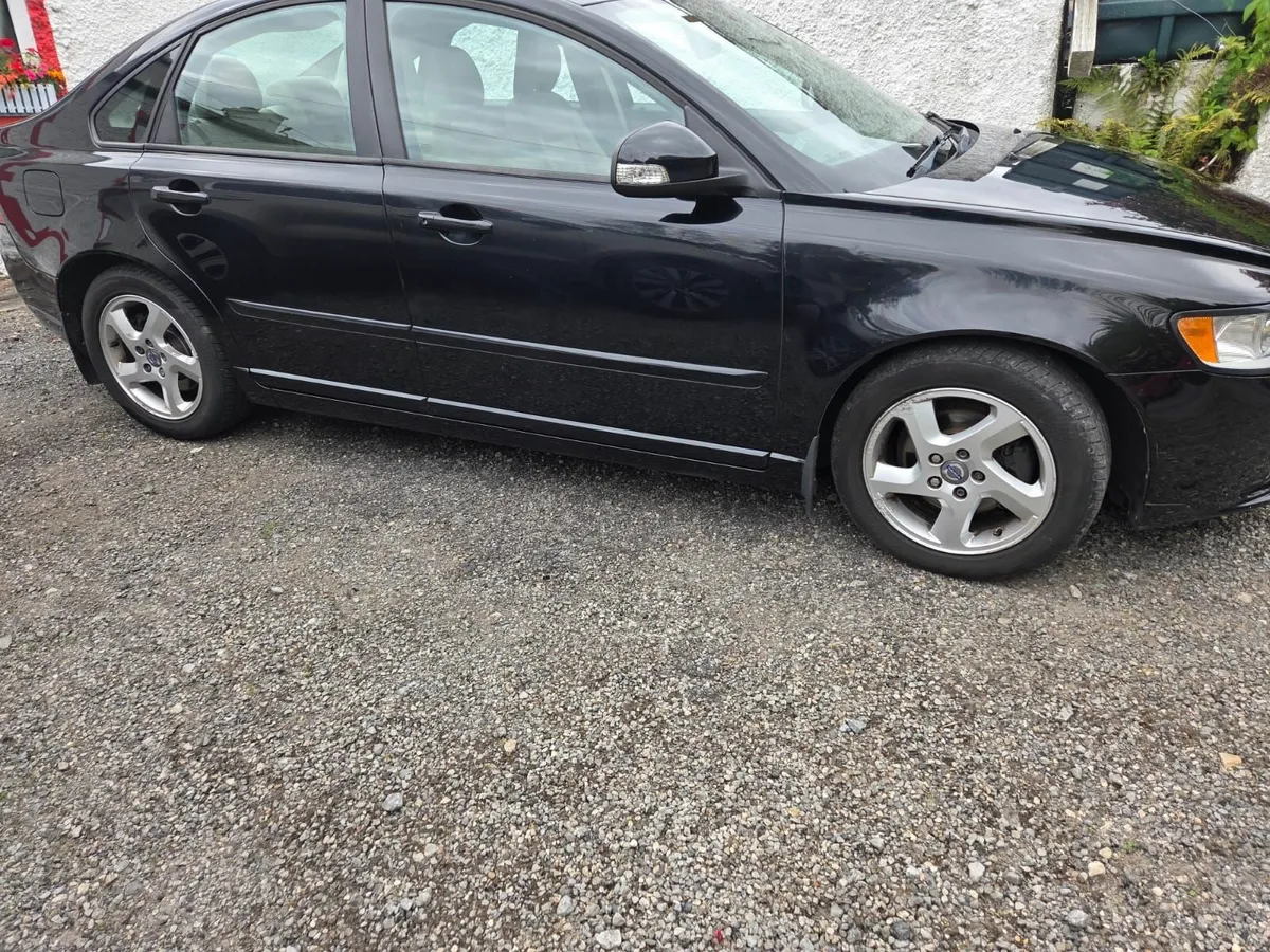Volvo S40 2012 - Image 2
