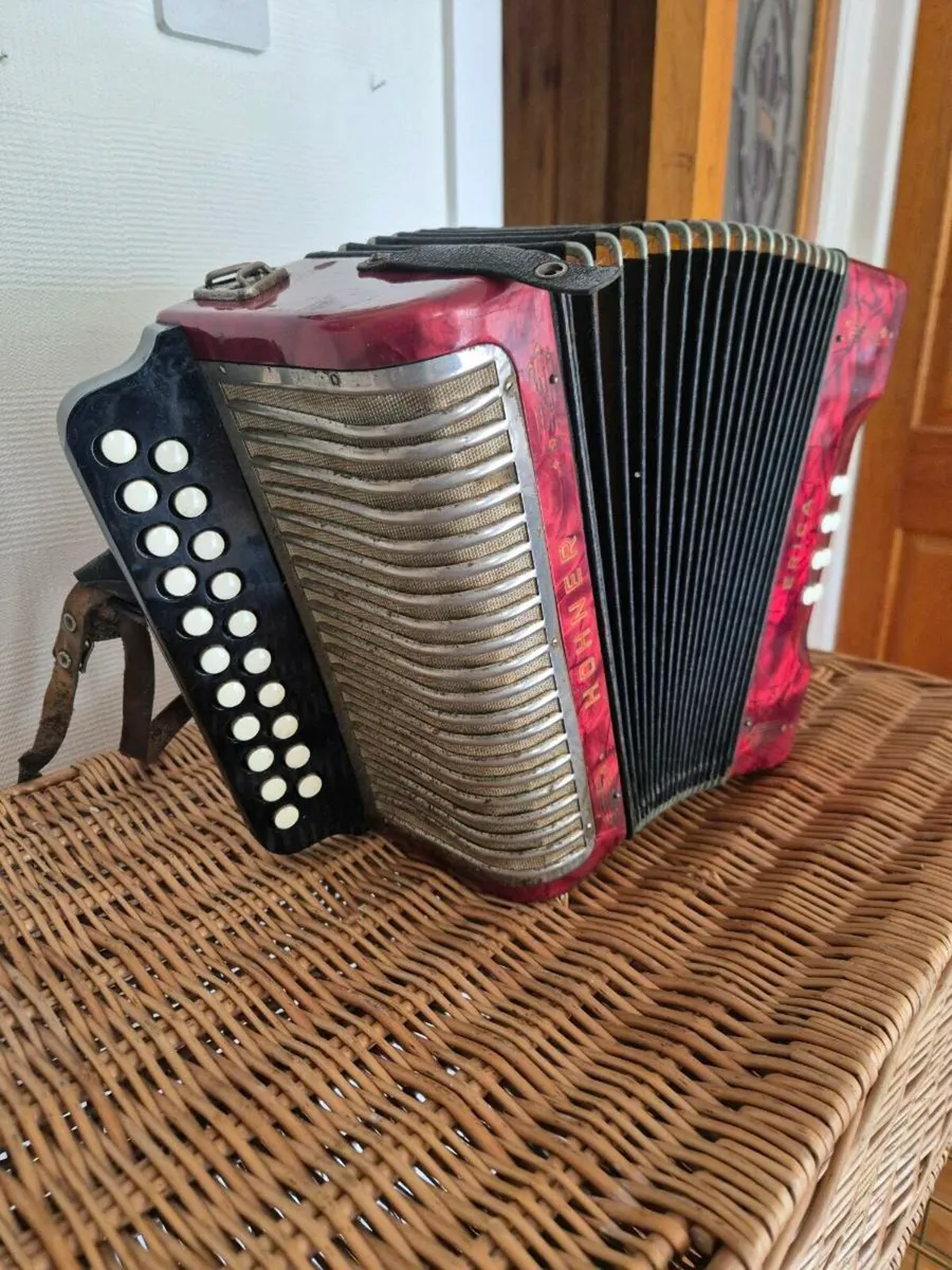 Accordian Hohner Erica - Image 3