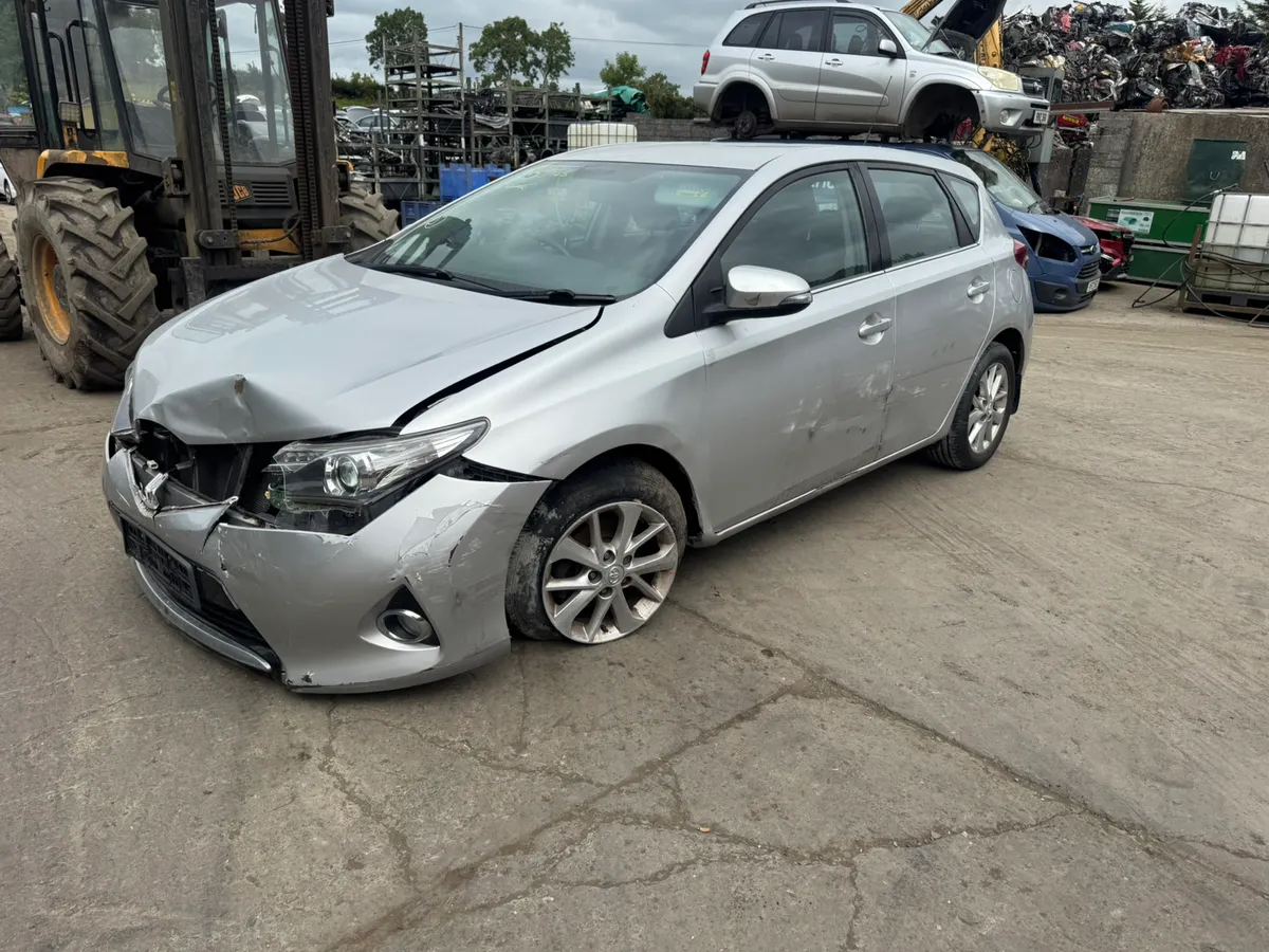 Breaking 2914 Toyota Auris 1.3 vvti - Image 2