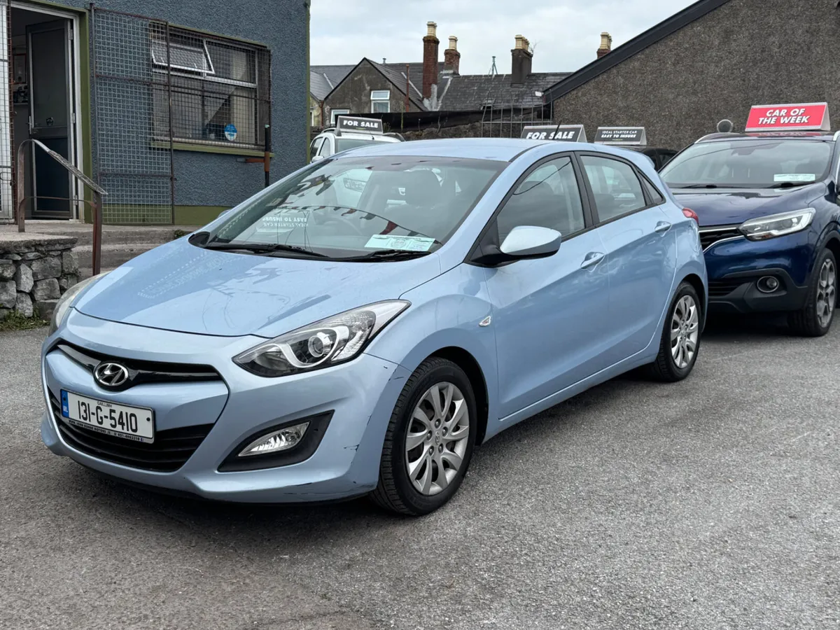 Hyundai i30 very low mileage - Image 2