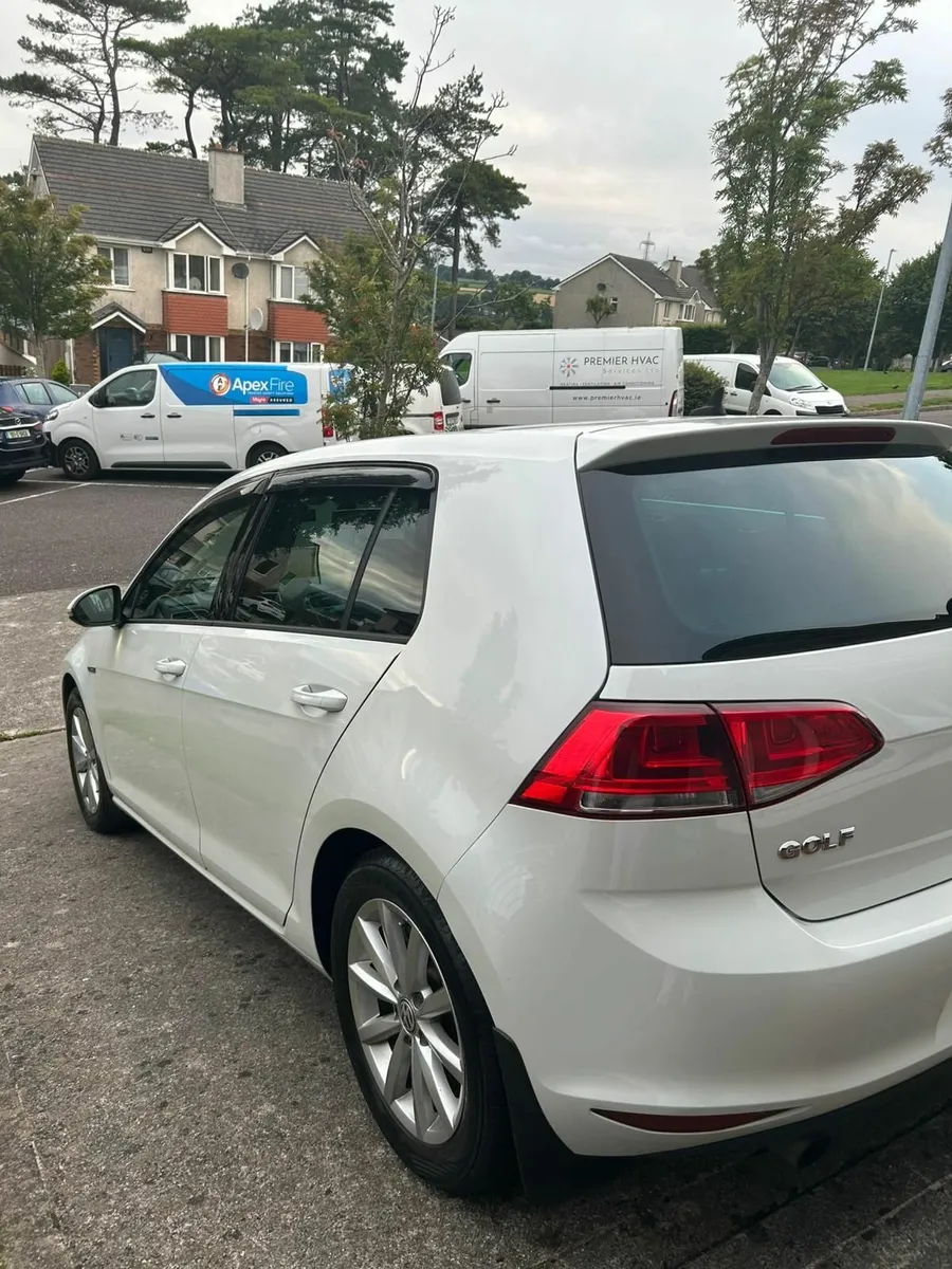 Volkswagen Golf 2015 1.2 TSI– Excellent Condition - Image 1