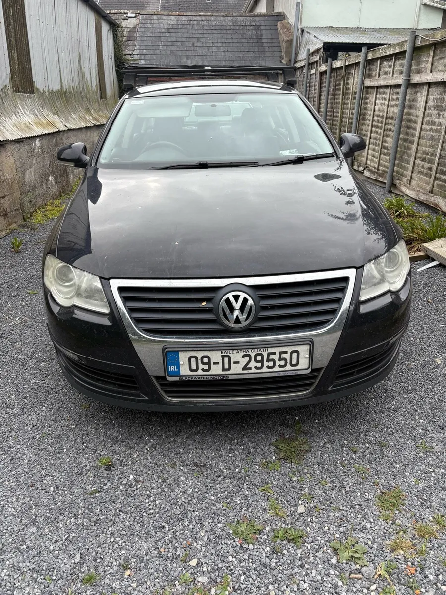 Volkswagen Passat - Image 1