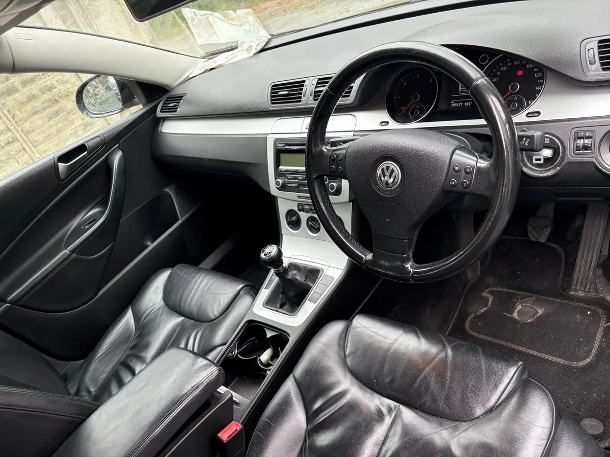 Volkswagen Passat - Image 3