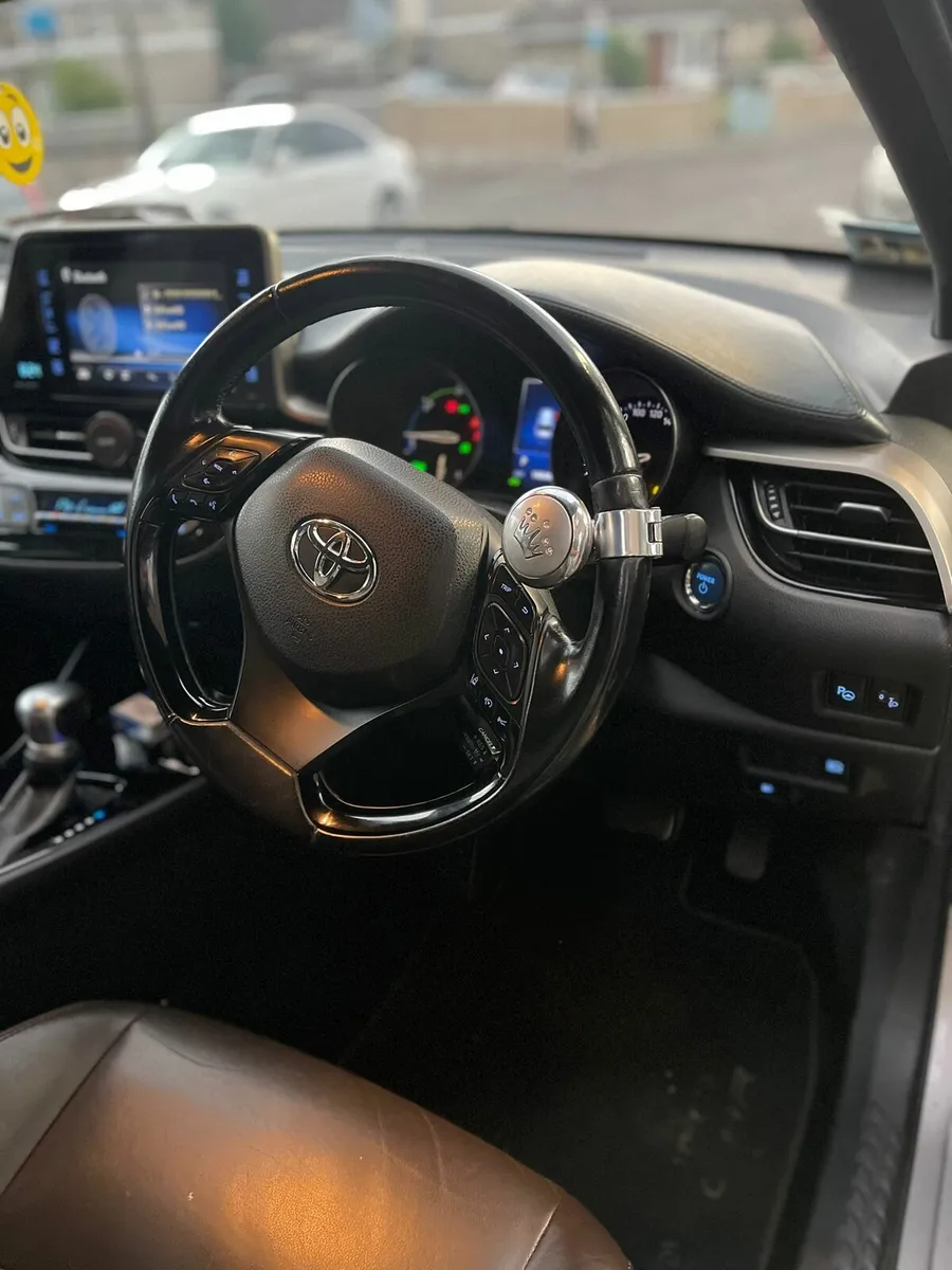 Car - Image 4