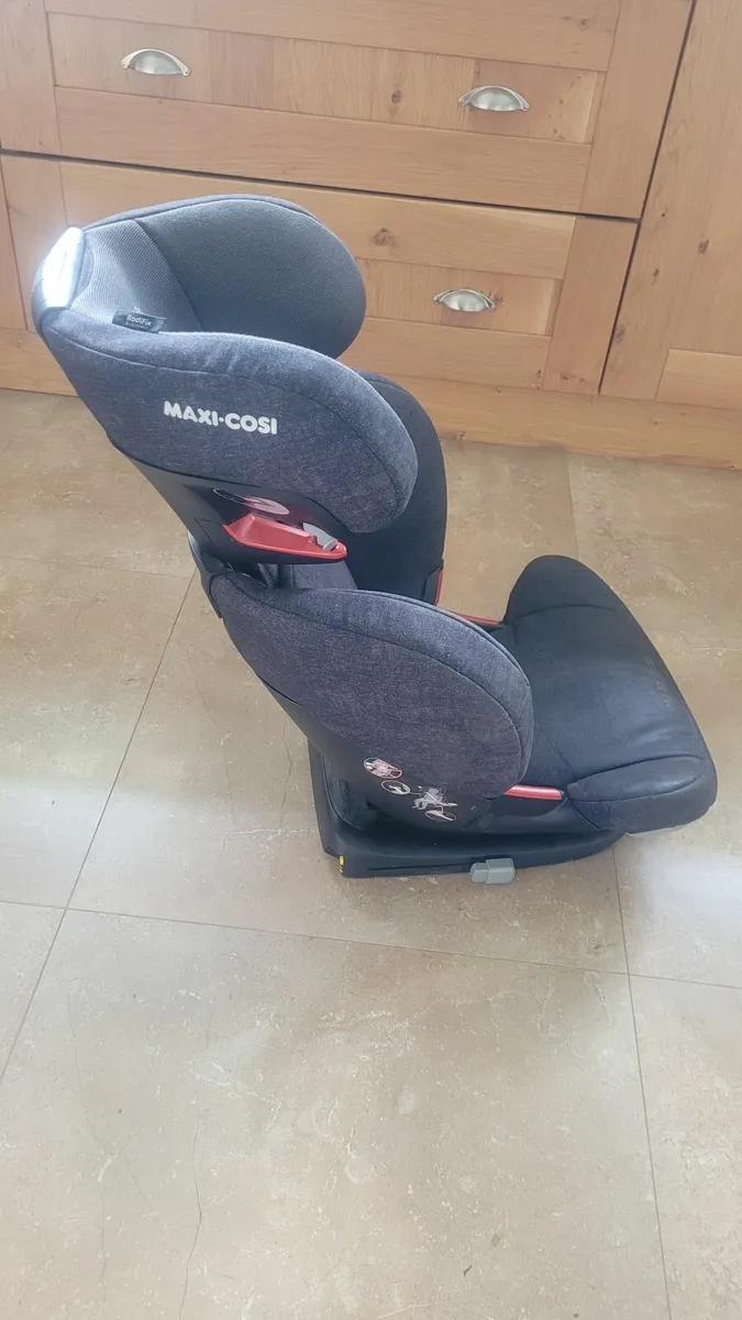Maxi Cosi Car Seat - Image 2