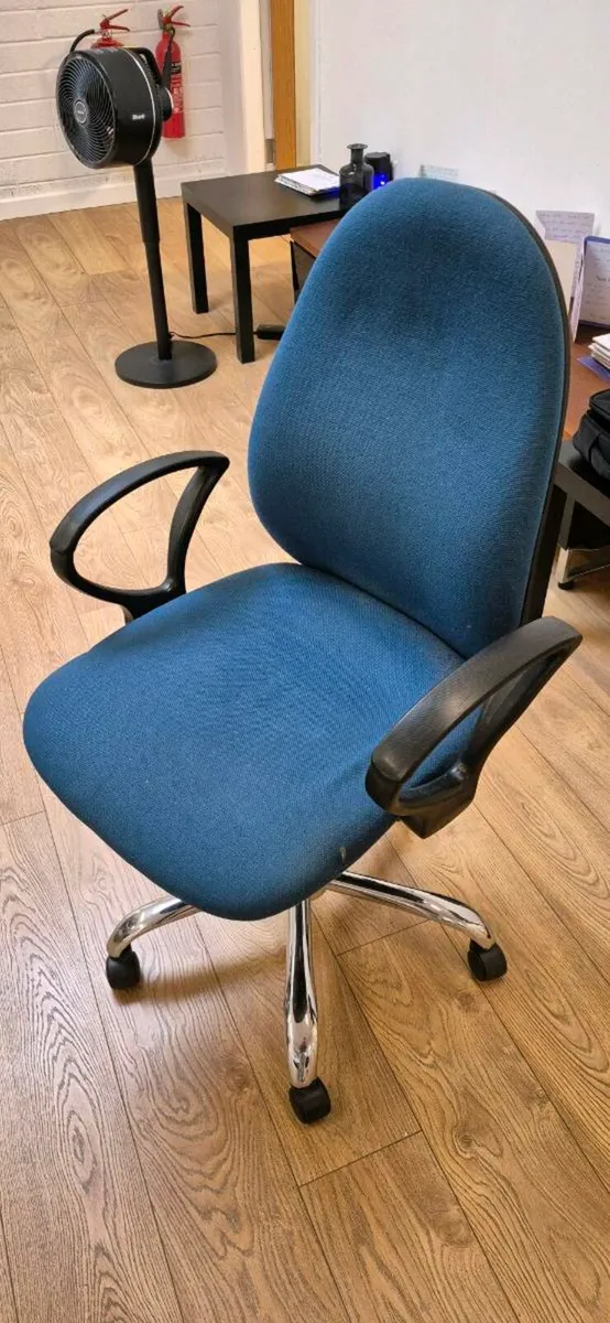 Office Chairs - Image 3