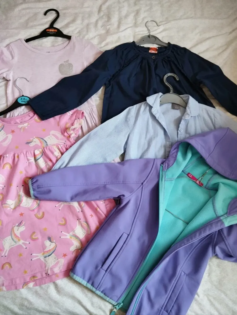 Girls clothes age 3-4 years - Image 3