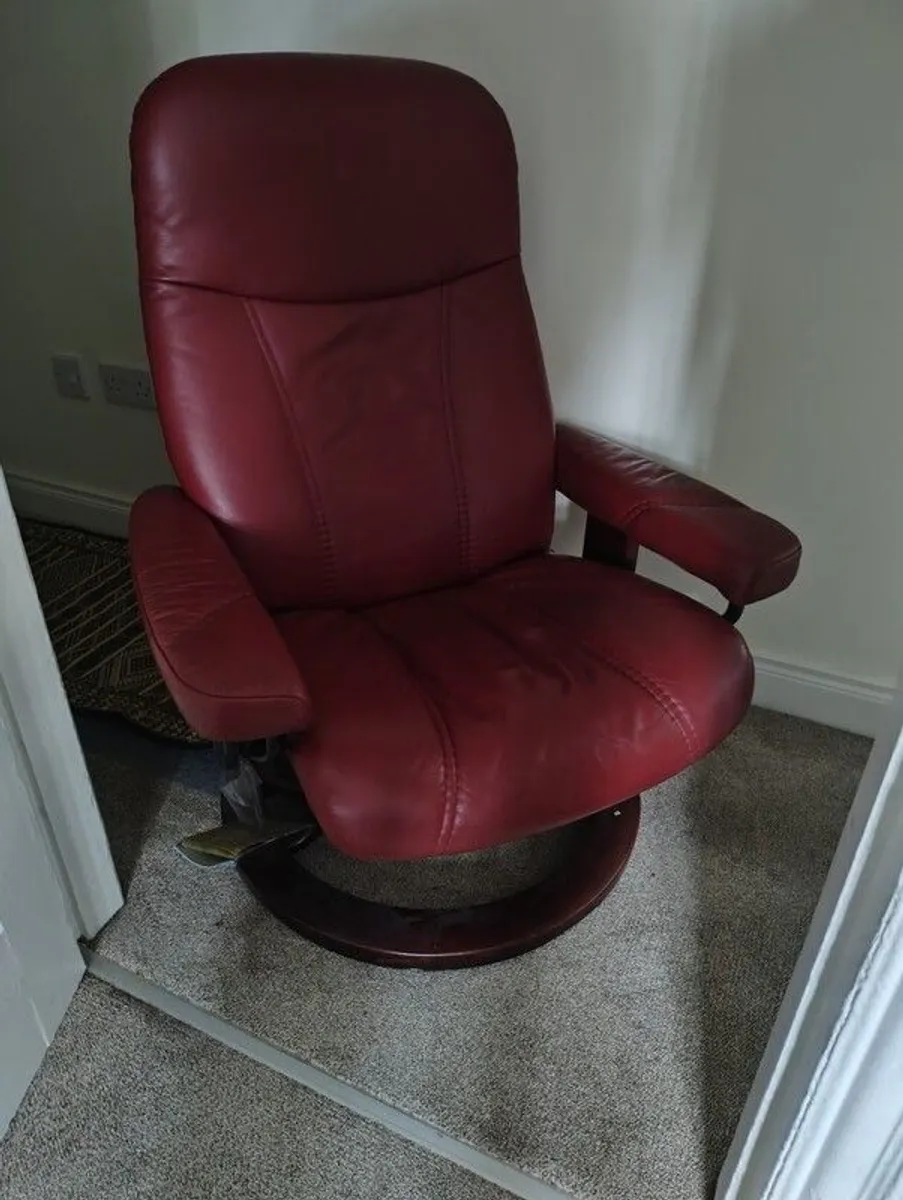 Matching leather chair and footstool - Image 1