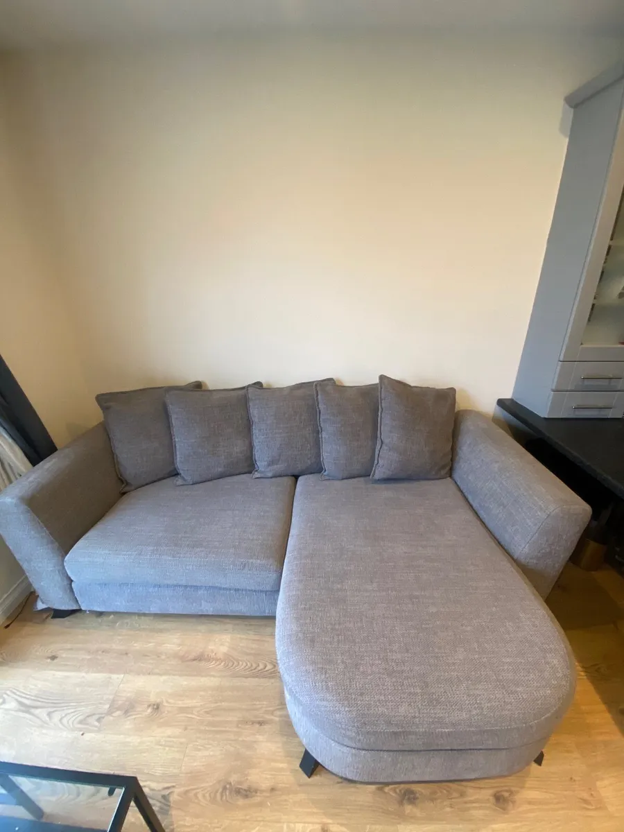Couch - Image 2