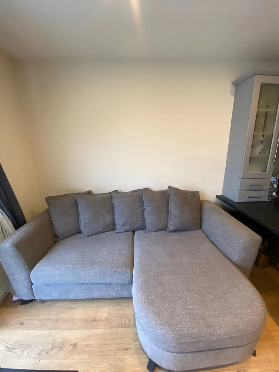 Couch - Image 3