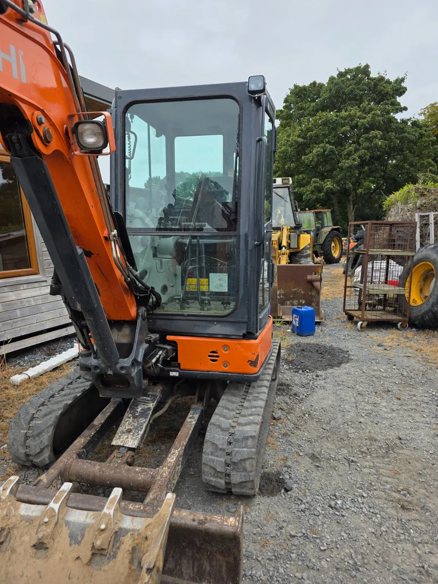 Hitachi  33 - Image 3