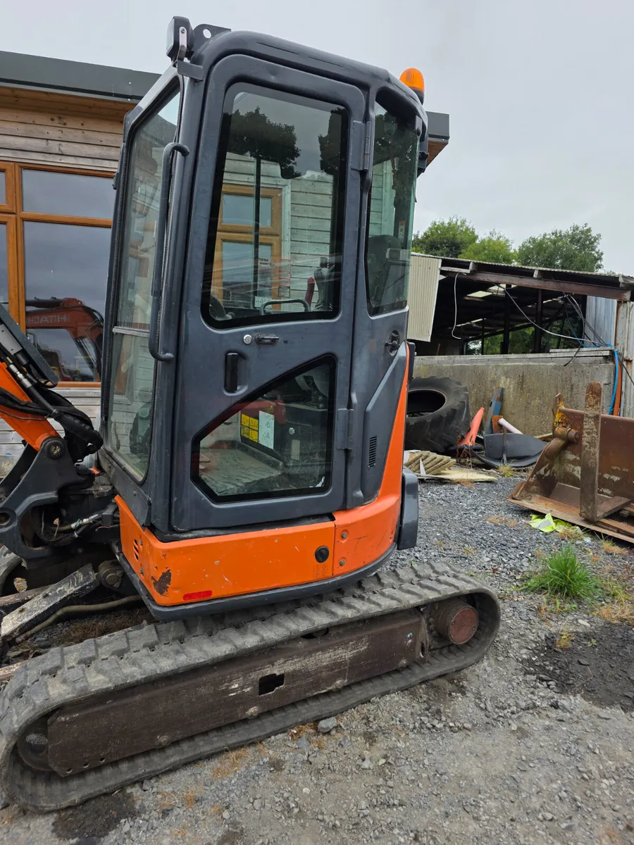 Hitachi  33 - Image 2