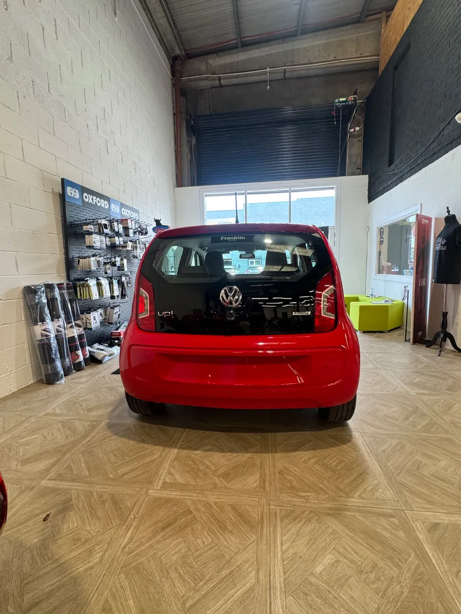 Volkswagen up! 2015 Red Edition - Image 3