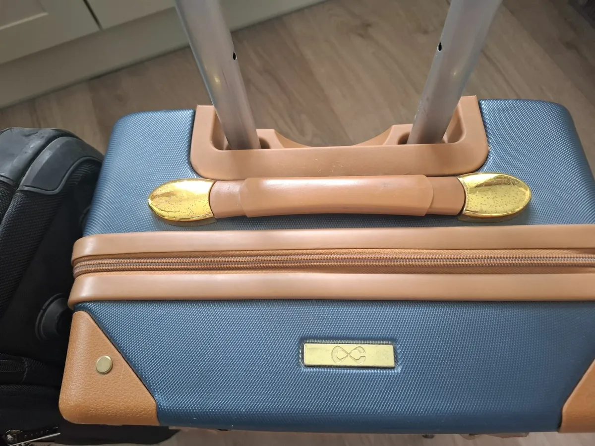 2 x Suitcases (Delsey & Vintage) - Image 4