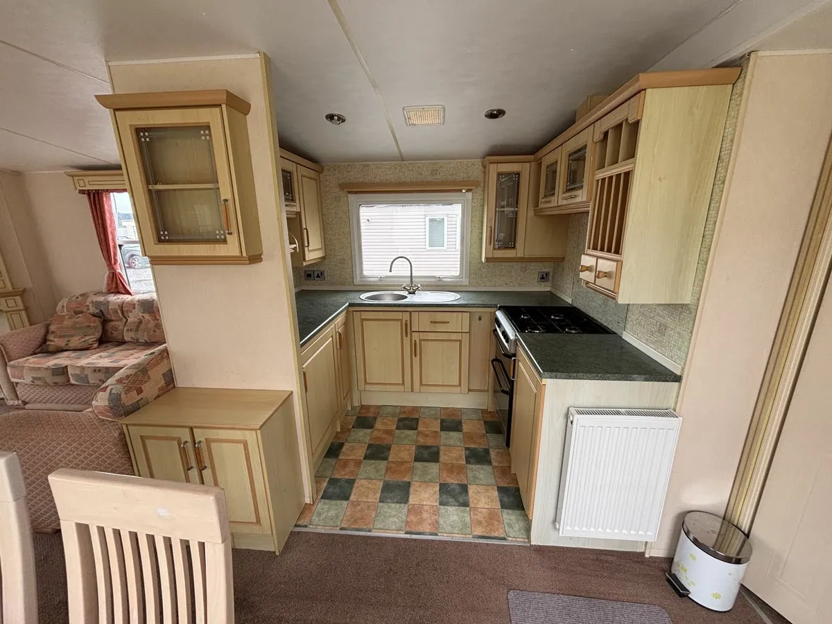 37x12 Atlas, 3 Bed, D/G & Oil Heat, Free Delivery. - Image 4