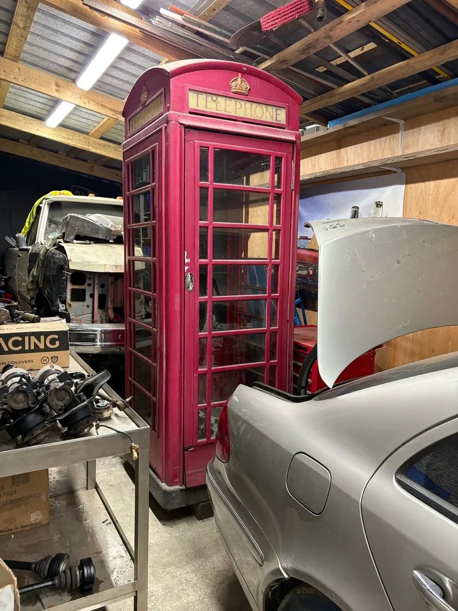 Telephone box - Image 1