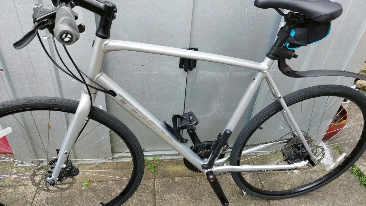 Trek FX2 X-Large Frame Hydraulic Brakes - Image 2