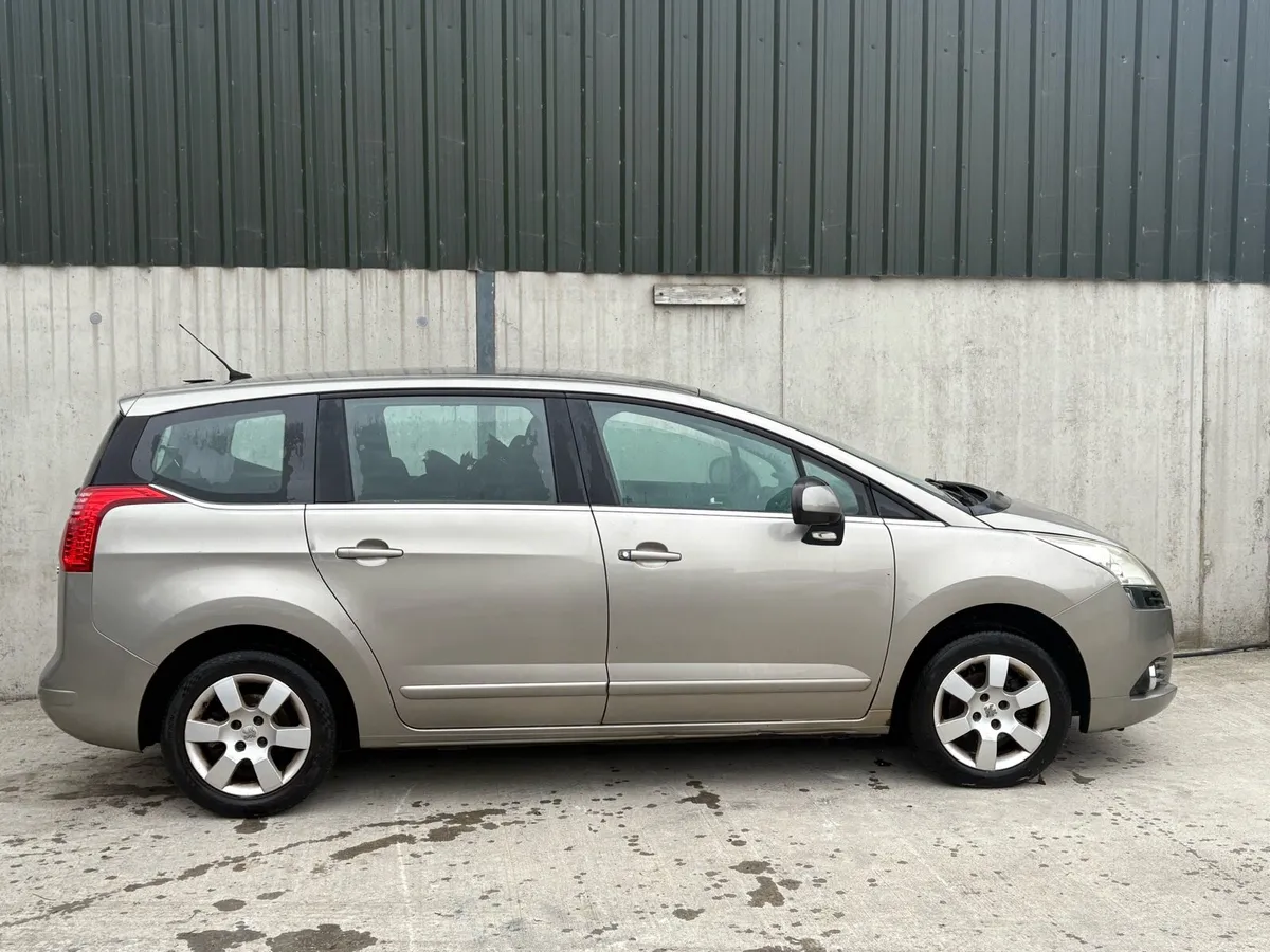 2010 Peugeot 5008 for parts - Image 2