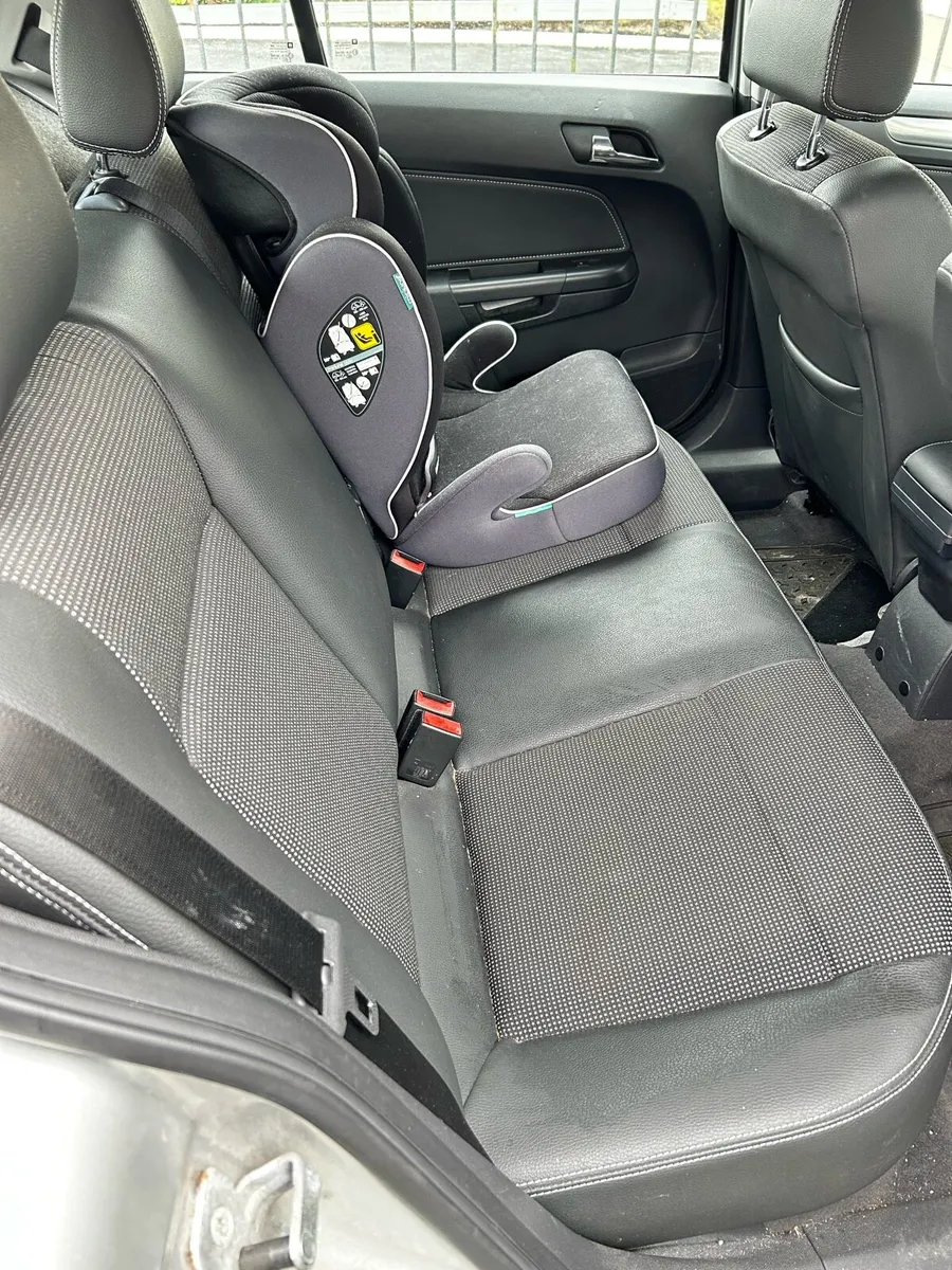 Car - Image 4