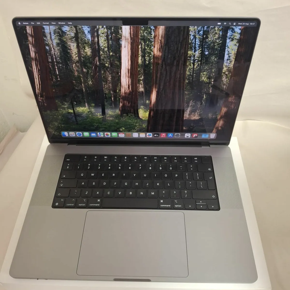 Apple MacBook Pro 16" M1 Pro 2021 32GB - Image 2