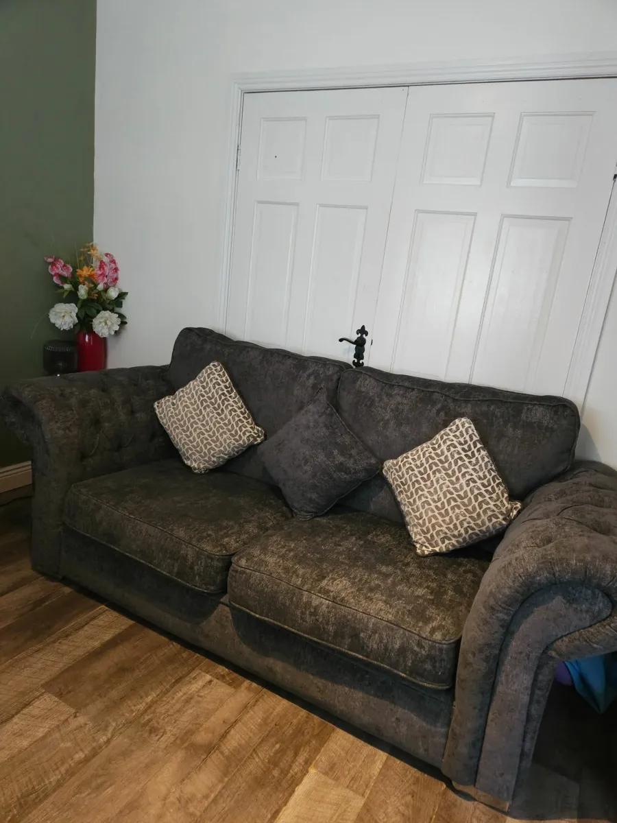 Sofa suite - Image 1