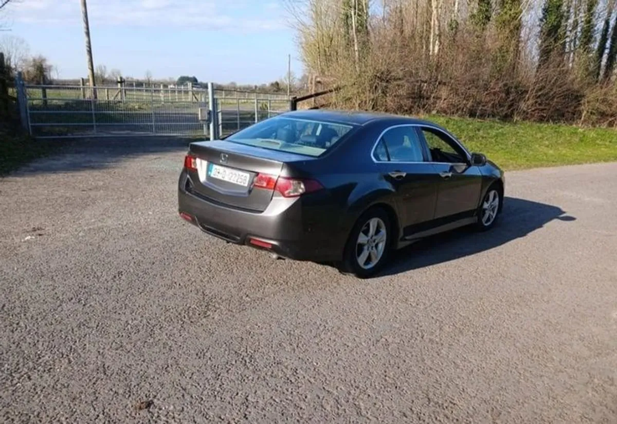 2009 Honda Accord Diesel - Image 4