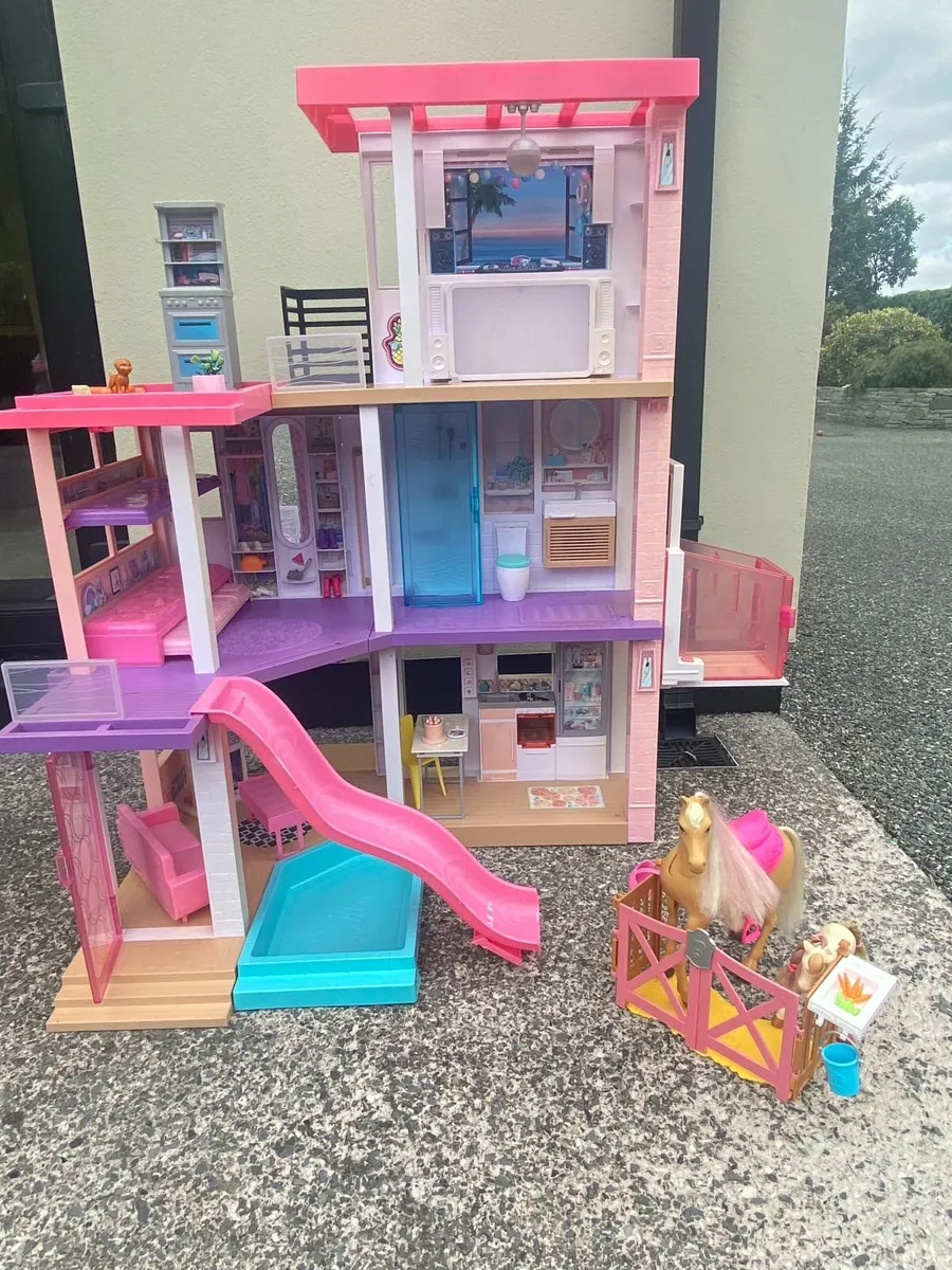 Barbie House & Generation Dolls - Image 1