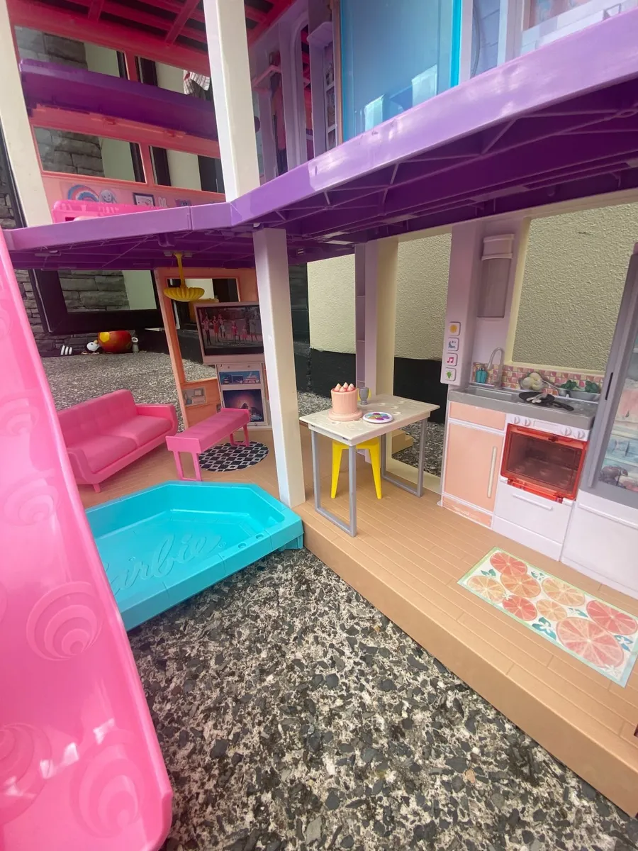 Barbie House & Generation Dolls - Image 3