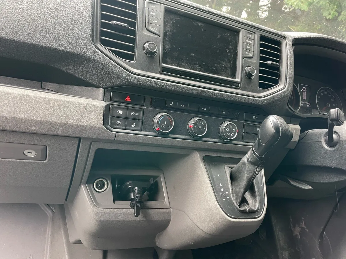 2020 crafter auto 177bhp - Image 4