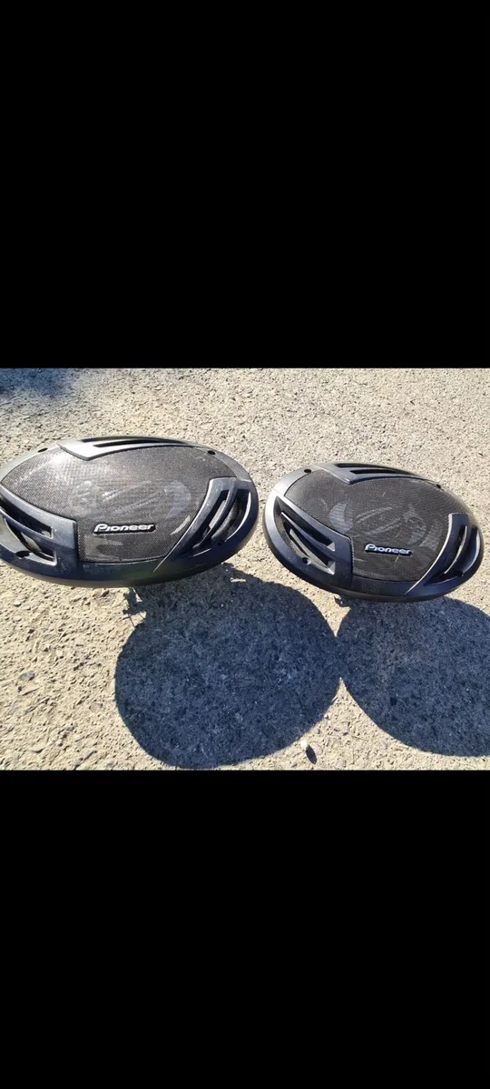 Pioneer 6x9 speakers - Image 1