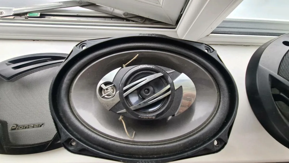 Pioneer 6x9 speakers - Image 3