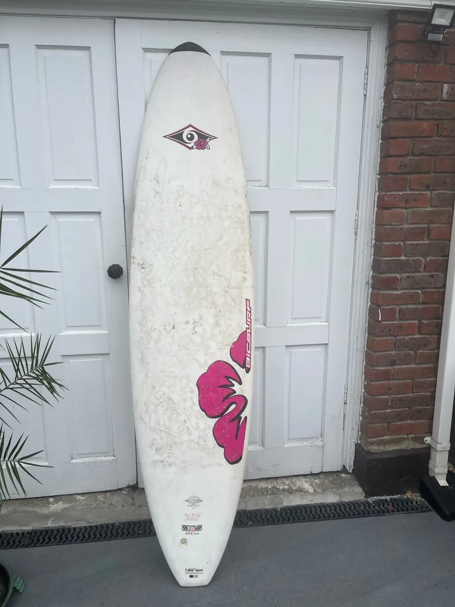 Surf board - Image 1