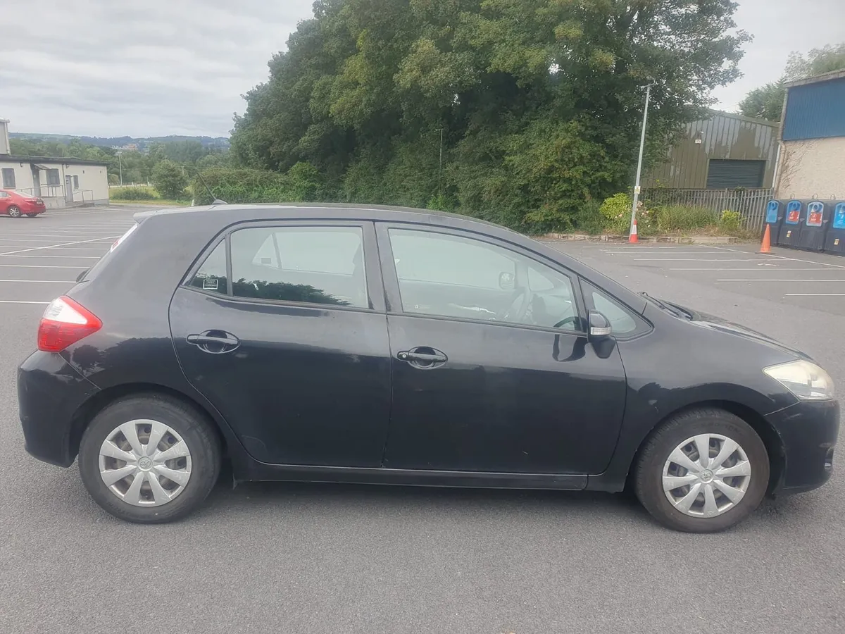 Toyota Auris 2011, 1.3 Petrol - Image 2