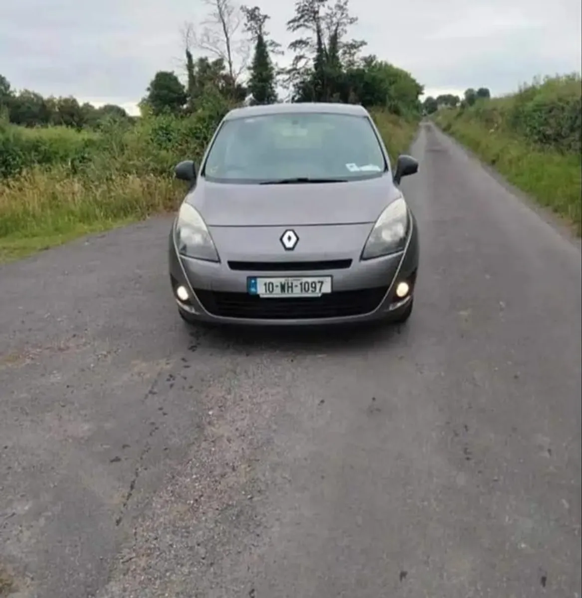 2010 Renault Grand Scenic - Image 2