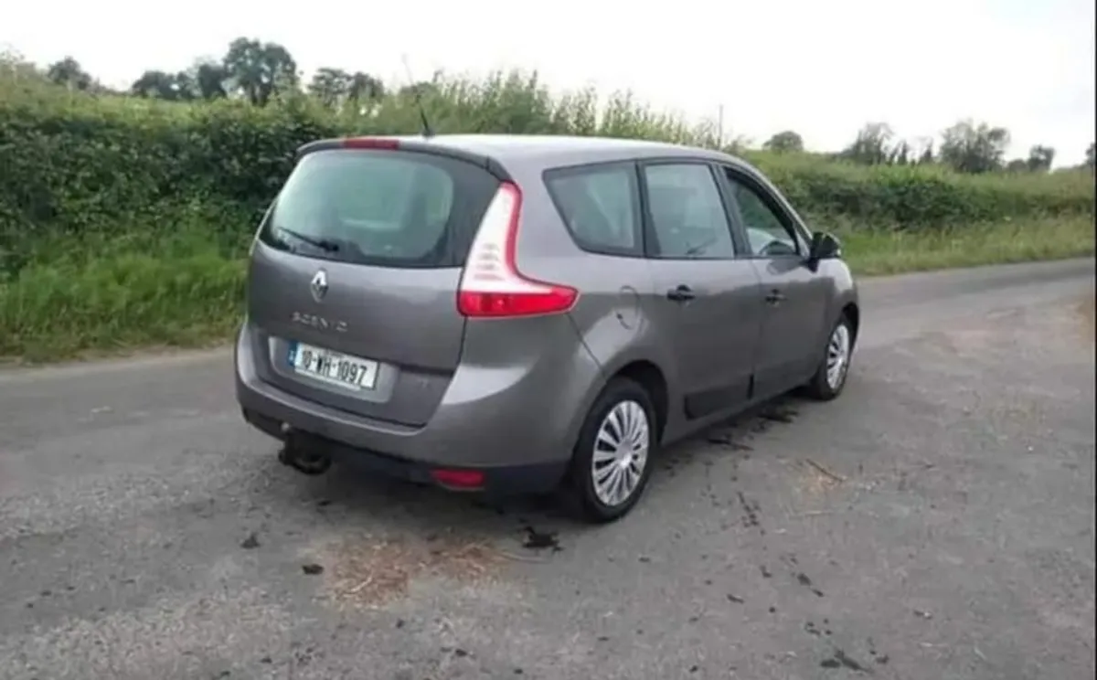 2010 Renault Grand Scenic - Image 4