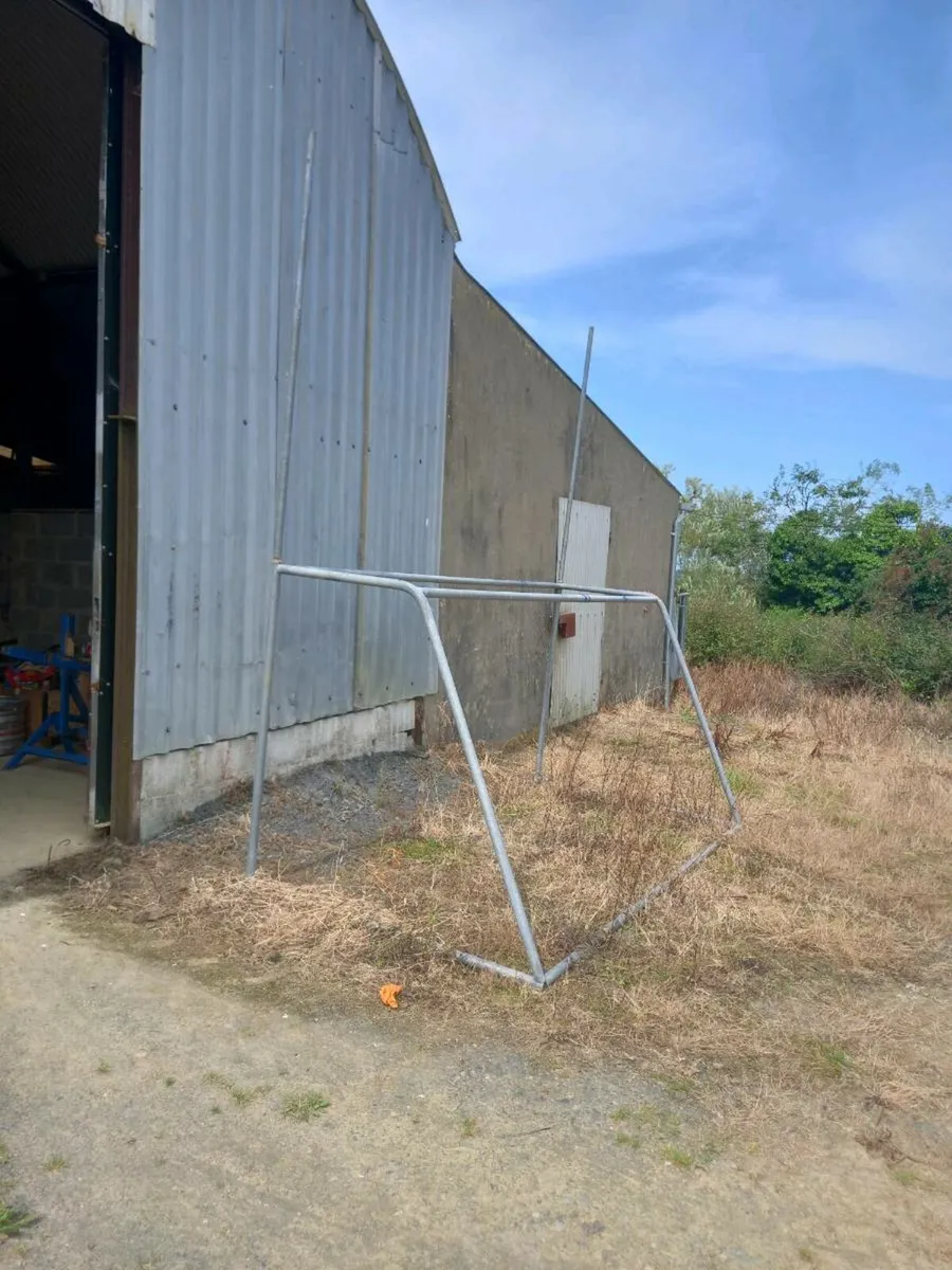 goal posts - Image 2