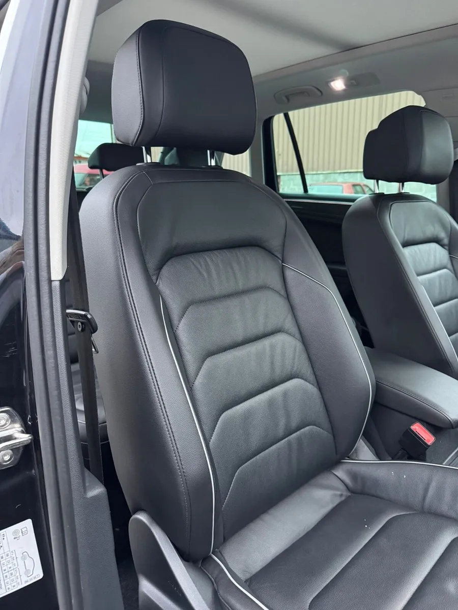 2020 VW Tiguan Highline full Leather - Image 3