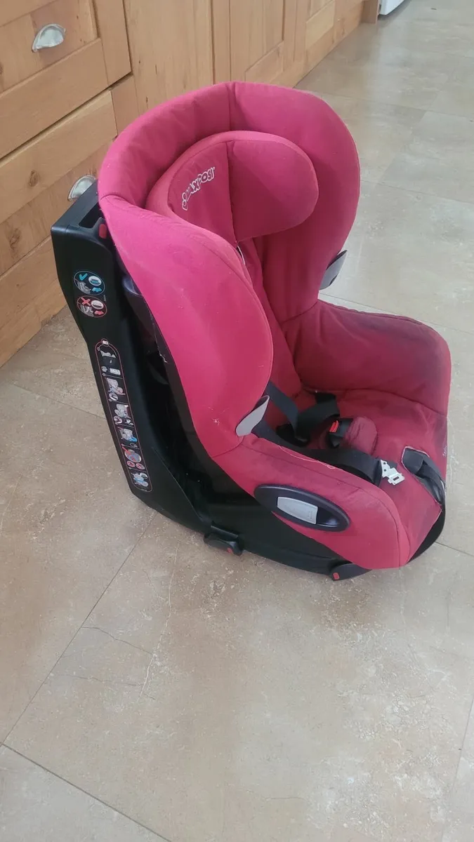 Maxi Cosi Axiss Fix Car Seat - Image 2