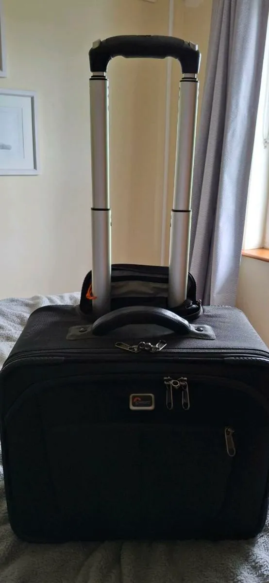 Lowepro camera bag - Image 4